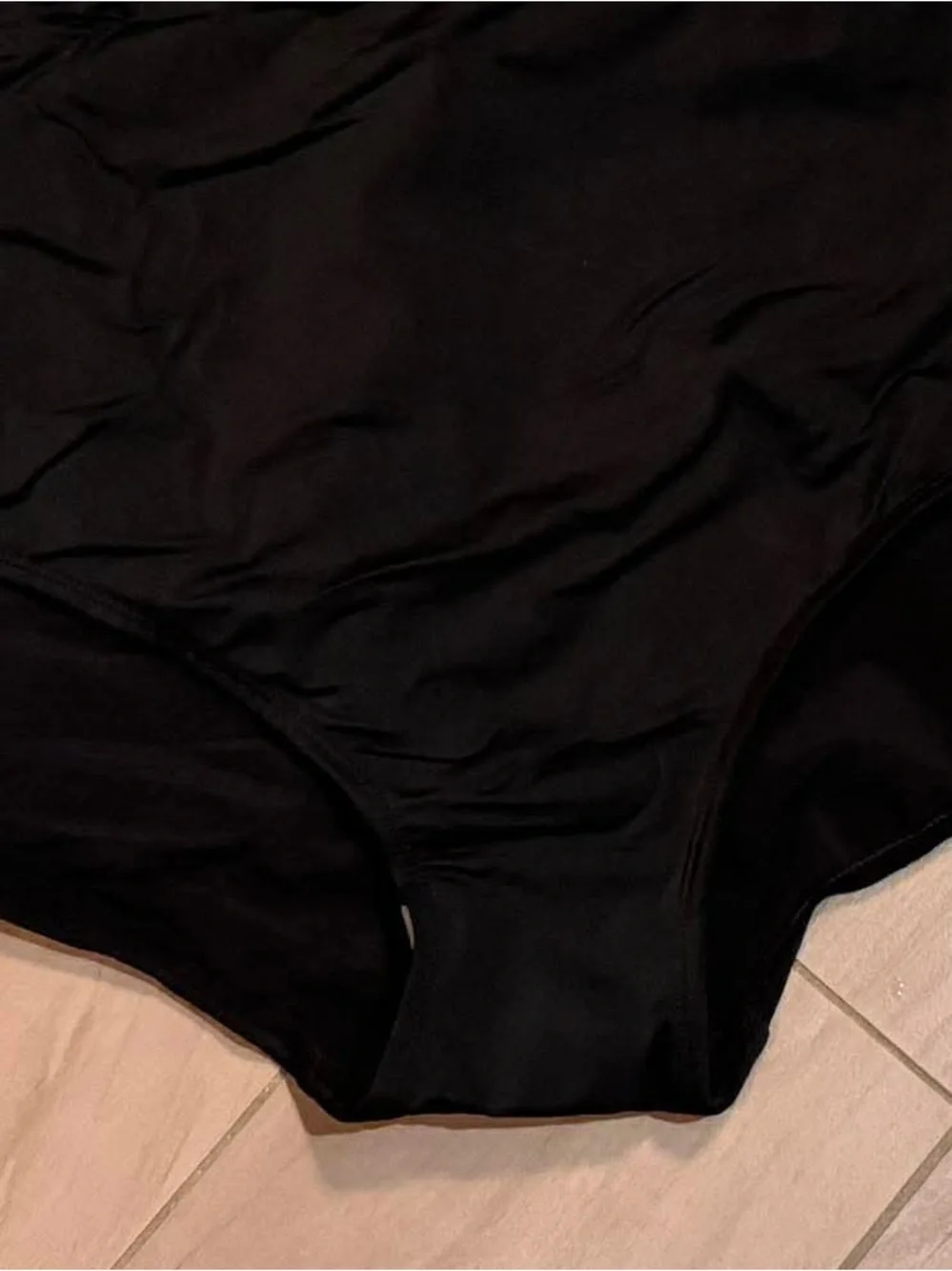 Avenue Black High-Waist swim Shorts 20W